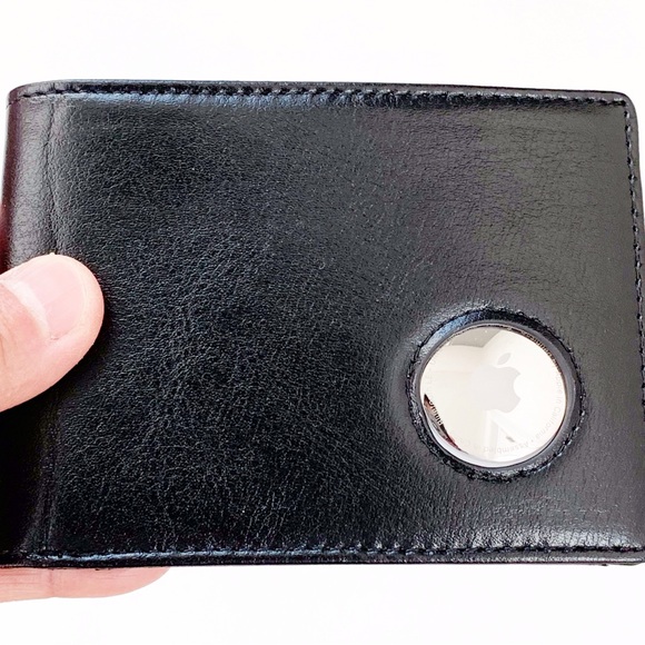 mobi.D (mobile digital) Smart AirTag Classic Leather Wallet - Picture 2 of 12